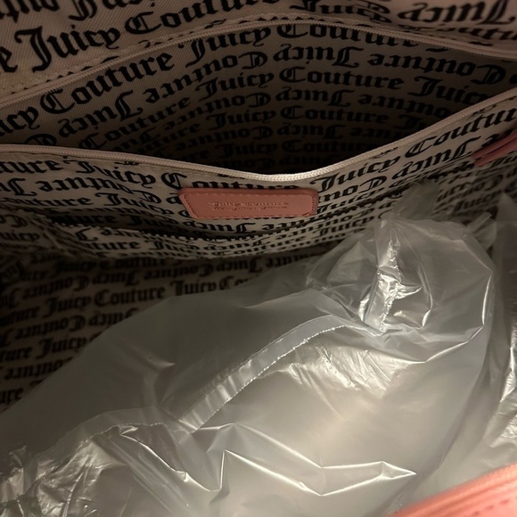 JUICY COUTURE Pink Logo
Embossed Shout Out Large - Picture 4 of 10